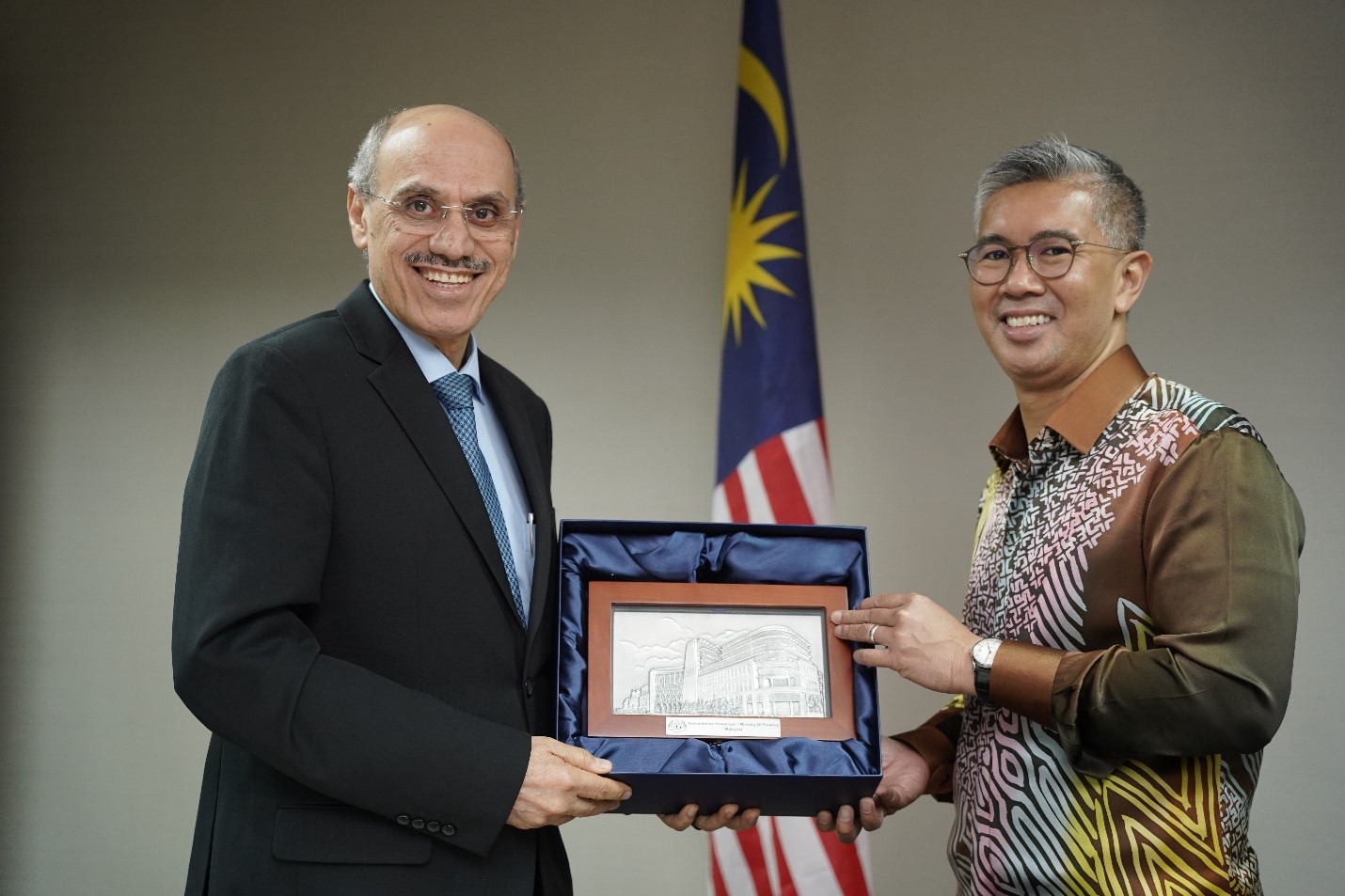 Malaysia Minister of Finance and IsDB President  Confer on Ways to Enhance Cooperation
