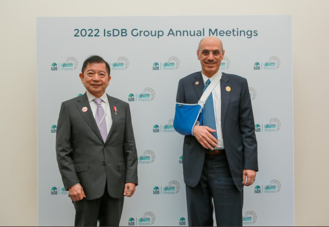 H.E. the IsDB President had a Meeting with H.E. the Minister of National Development Planning Agency (BAPPENAS) during the IsDB Annual Meeting