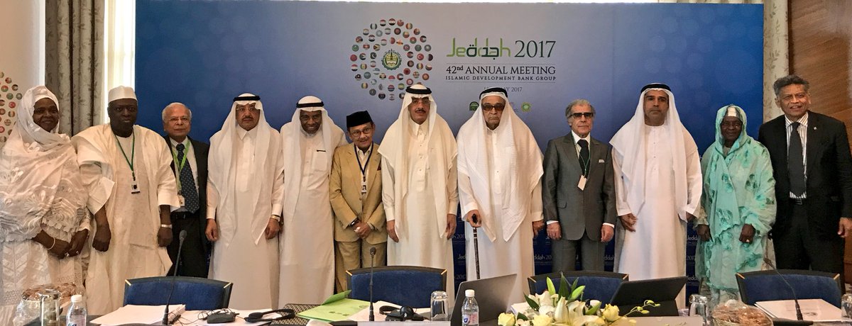 IsDB President Meets the Advisory Panel in Jeddah